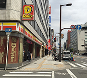 梅田本店泉の広場からのアクセス