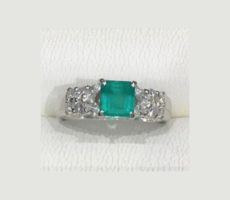 【エメラルド 0.90CT 】Pt900 リング